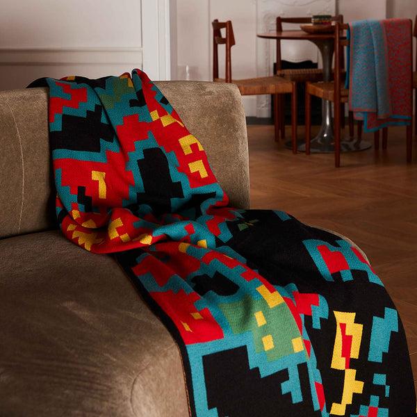 charles and marie DIGITAL SUNRISE | TAGESDECKE | 185x140 cm | Merino Wolle & Seide | Cristian Zuzunaga charles and marie DIGITAL SUNRISE | TAGESDECKE | 185x140 cm | Merino Wolle & Seide | Cristian Zuzunaga