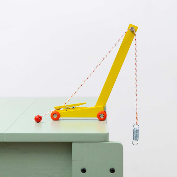 charles and marie DUOTONE CAR YELLOW CRANE | Gelber SPIELZEUG-KRAN aus Holz | 200 Stck. Limited Edition | Floris Hovers | Ikonic