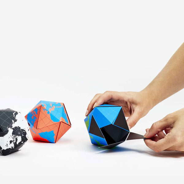 Charles And Marie DYMAXION | Faltbarer GLOBUS | Brendan Ravenhill | Areaware