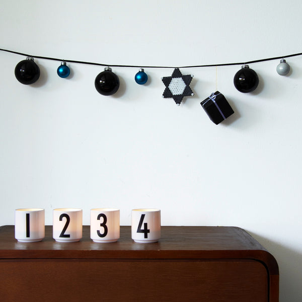 Charles And Marie Espresso Tassen - Zahlen 1-4 - 4er Set - Arne Jacobsen Typography | Design Letters