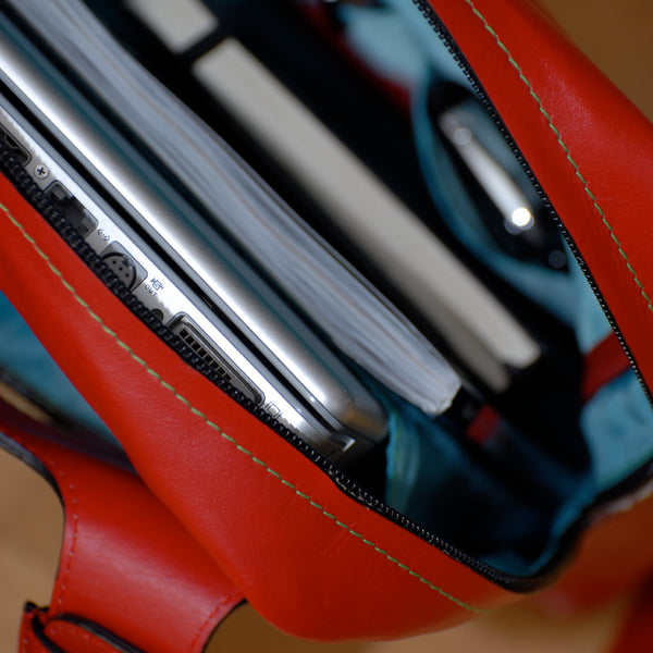 Charles And Marie EVERYDAY BAG | LEDER-UMHÄNGETASCHE | Alfredo Haeberli | Colin's