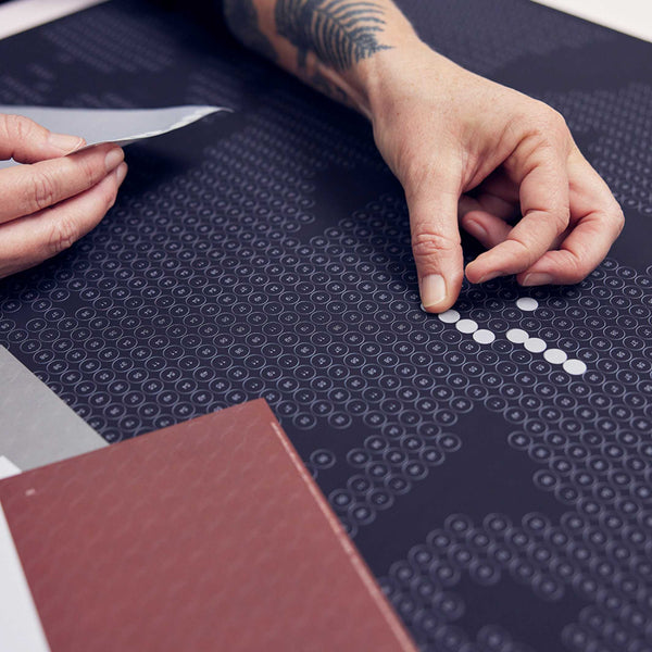 Charles And Marie FRIDA PIXELART - Kleben Nach Zahlen Mit Stickern - 50x70 Cm | Dot On