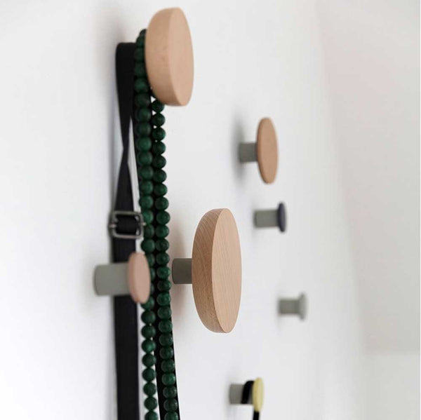 Charles And Marie GARDEROBENHAKEN Klein - Metall - D=4cm | DesignBite