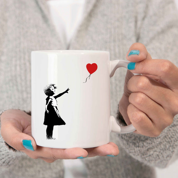 charles and marie GIRL WITH RED BALLOON | Banksy KAFFEE- & TEE-BECHER | Urban.ity