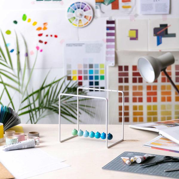 Charles And Marie GRADIENT NEWTON's CRADLE - Wissenschafts-Spielzeug | Block Design