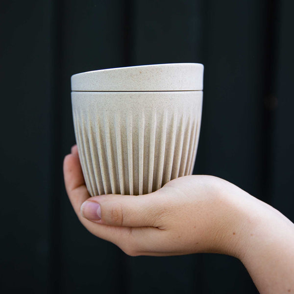 charles and marie HUSKEE CUP & LID Natur | wiederverwendbare KAFFEE & TEE-BECHER aus Kaffee-Schalen | Huskee