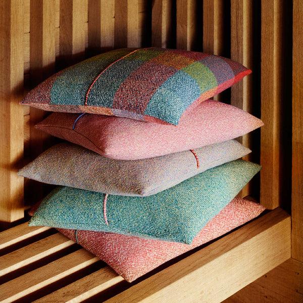 Charles And Marie INTEGRATE CUSHION - Grüner Kissenbezug - 50x50 Cm - 100% Merino Wolle | Cristian Zuzunaga