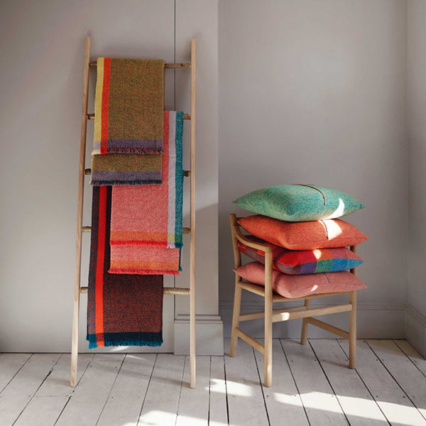 Charles And Marie INTEGRATE CUSHION - Grüner Kissenbezug - 50x50 Cm - 100% Merino Wolle | Cristian Zuzunaga