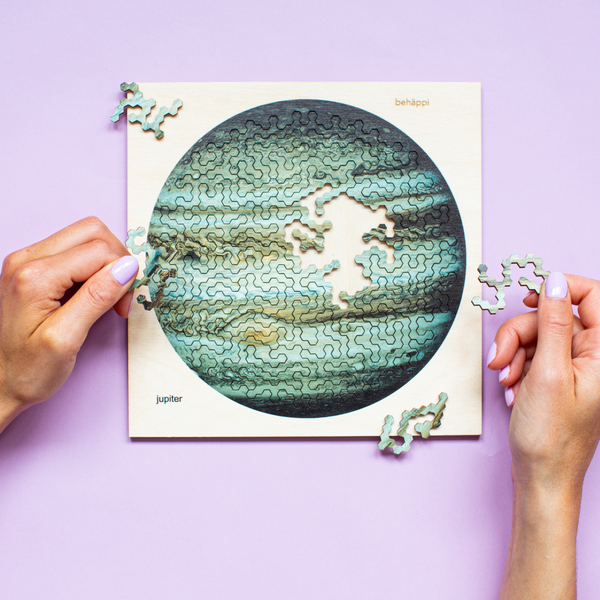 Charles And Marie JUPITER | Außergewöhnliches IQ-HOLZPUZZLE | PLANETEN-Serie | Level Schwer | Behäppi