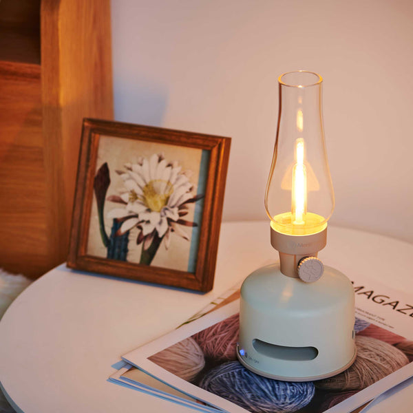 Charles And Marie LED Laternen-TISCHLEUCHTE & Bluetooth-LAUTSPRECHER | Keen Hsu | MoriMori