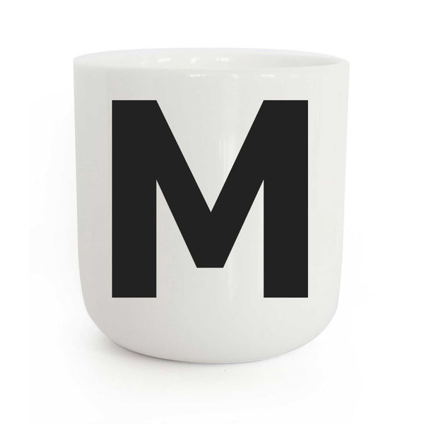 charles and marie M | weisser Kaffee- & Tee-BECHER mit schwarzer Typo | Letters & Glyphs Serie | PLTY