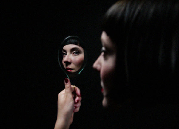 Charles And Marie Me-Ror | HANDSPIEGEL | ByAMT Alissia Melka-Teichroew | Charles & Marie