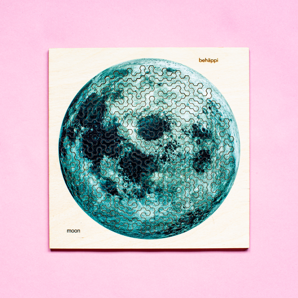 Charles And Marie MOND | Außergewöhnliches IQ-HOLZPUZZLE | PLANETEN-Serie | Level Schwer | Behäppi