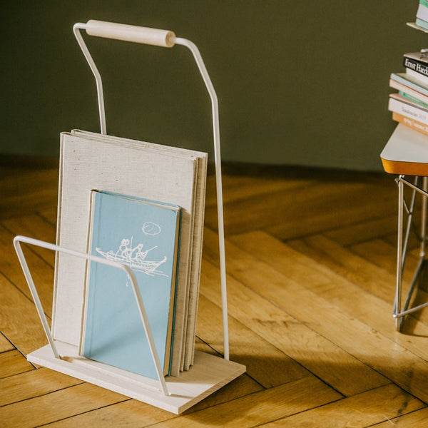 charles and marie NEWSPAPER BOY - Zeitungsständer | side by side
