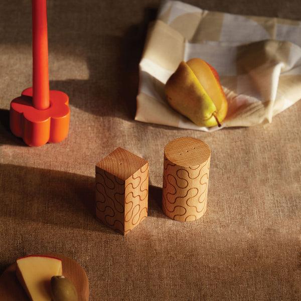 Charles And Marie PATTERN SHAKERS | SALZ- & PFEFFERSTREUER Aus Holz | Dusen Dusen | Areaware