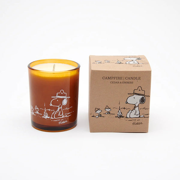 charles and marie PEANUTS - CAMPFIRE CANDLE | Vegane pflanzliche WACHS-KERZE | Zedernholz & Glut | Magpie