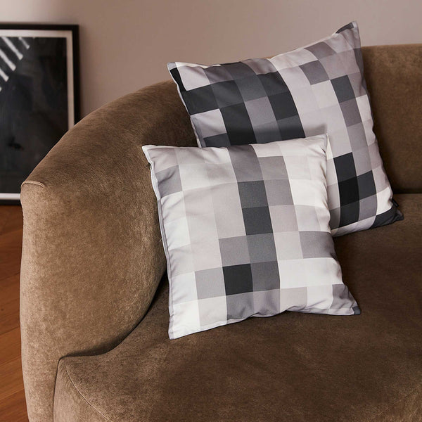 Charles And Marie PIXEL CUSHION LUNA - Monochromes Kissen - 40x40 Cm - 100% Trevira CS | Cristian Zuzunaga