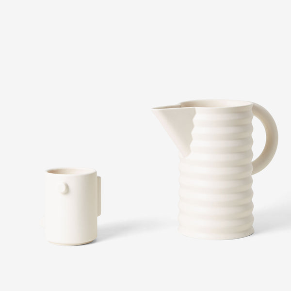 Charles And Marie PLEATED PITCHER | WASSER KARAFFE | High Gloss | Areaware