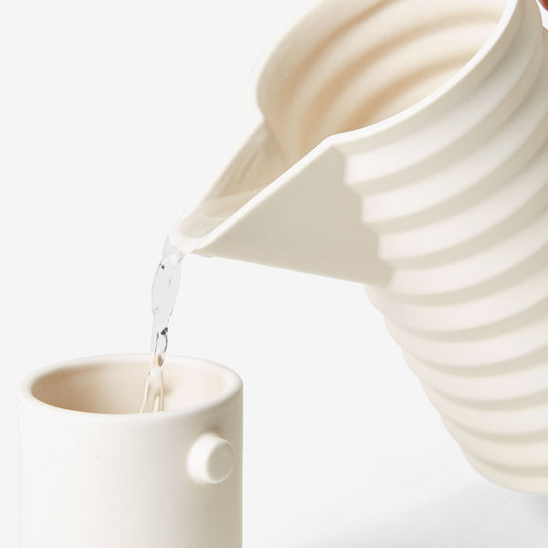 charles and marie PLEATED PITCHER | WASSER KARAFFE | High Gloss | Areaware