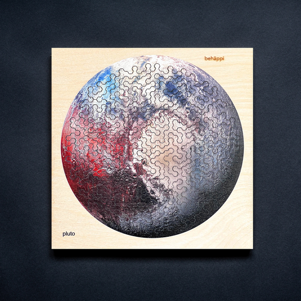 charles and marie PLUTO | Außergewöhnliches IQ-HOLZPUZZLE | PLANETEN-Serie | Level Schwer | Behäppi