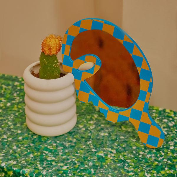 charles and marie PROFILE VANITY HAND MIRROR - Handspiegel | LikeMindedObjects | Areaware