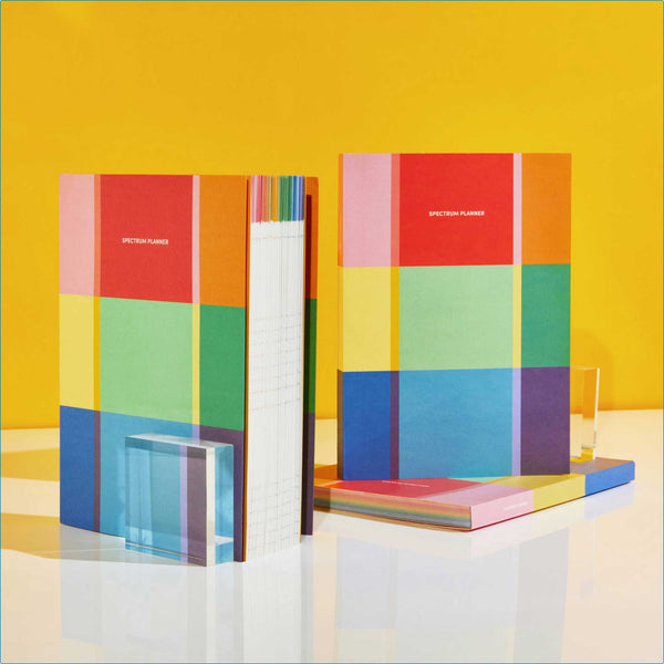 charles and marie RAINBOW SPECTRUM PLANNER - undatierter Jahresplaner - 256 Seiten | Poketo