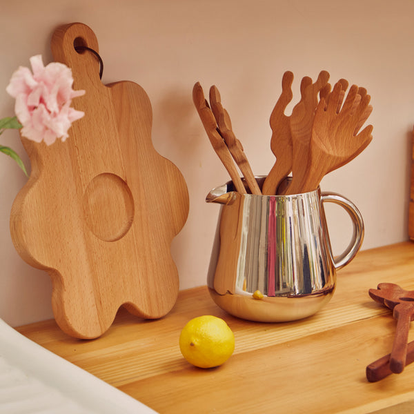 Charles And Marie SERVING FRIENDS BOARD | Großes HOLZ-SCHNEIDEBRETT | 28x37 Cm | Selena Liu | Areaware