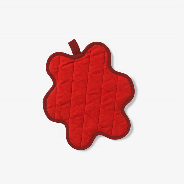 charles and marie SERVING FRIENDS POT HOLDER - roter Topflappen 25x25 cm - Selena Liu | Areaware