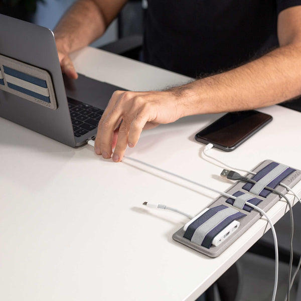 Charles And Marie SHIFT | Schmaler Klebbarer Laptop-ORGANIZER | 26x7 Cm | Beblau