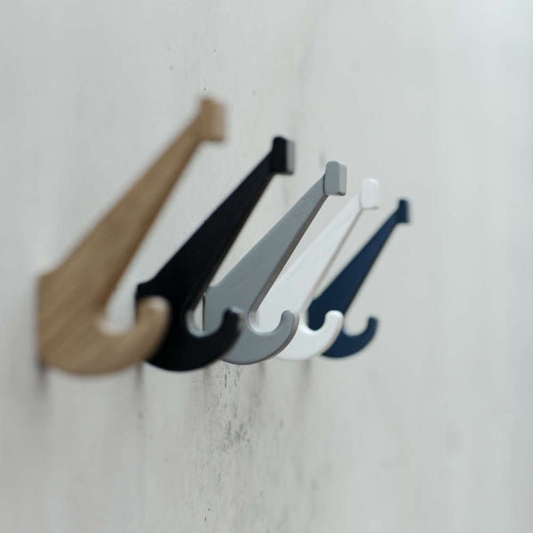 charles and marie SKOLEKNAGEN | Holz-Schul-KLEIDERHAKEN | Nis Hauge | Spring Copenhagen