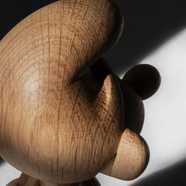 Charles And Marie SMURF Large - Grosse Schlumpf Holzfigur - Eiche 24 Cm Hoch | Jakob Burgsø | Boyhood