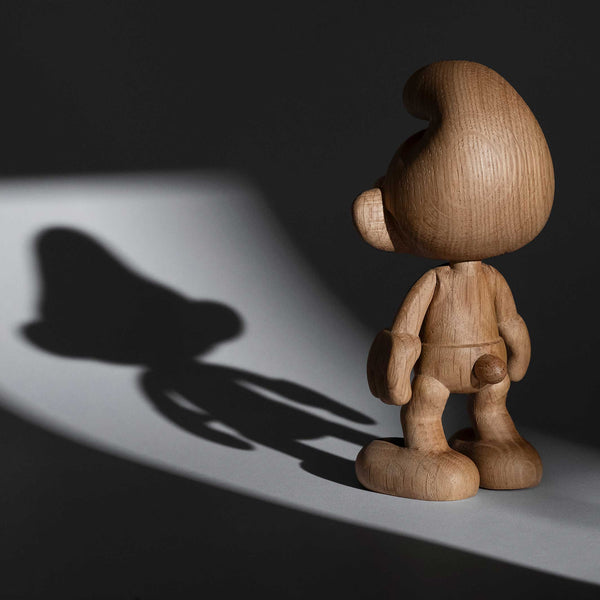 Charles And Marie SMURF Large - Grosse Schlumpf Holzfigur - Eiche 24 Cm Hoch | Jakob Burgsø | Boyhood