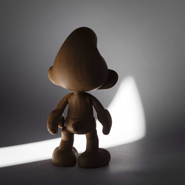 Charles And Marie SMURF Small - Schlumpf Holzfigur - Eiche 13 5 Cm Hoch | Jakob Burgsø | Boyhood