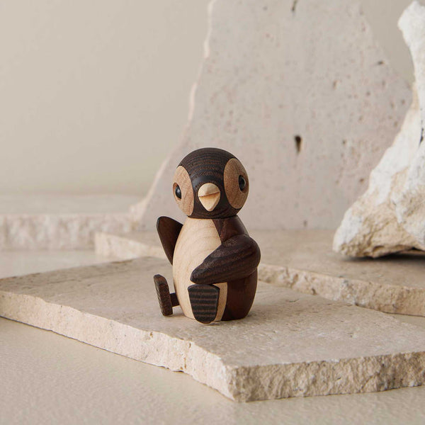 Charles And Marie SNOW | BABY-PINGUIN | Kleine Hölzerne DEKOFIGUR | Chresten Sommer | Spring Copenhagen