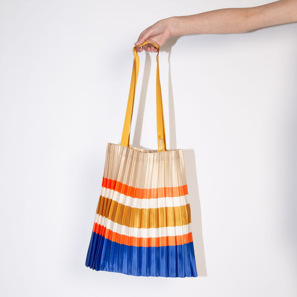 charles and marie SORRENTO BEIGE - Tasche - plissiertes Satin - 40x48 cm | Multitudes