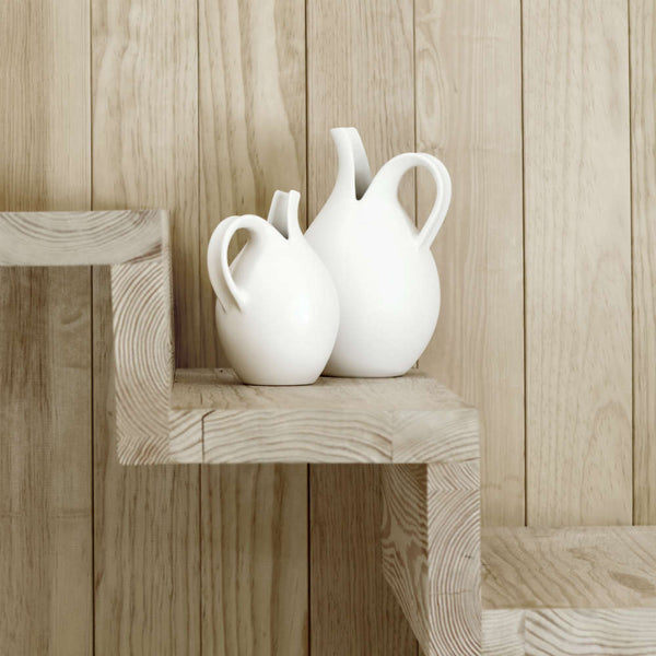 Charles And Marie SPALTEKANDEN #64 | Gebrochen Weisse KARAFFE & VASE | Eva Staehr-Nielsen | Spring Copenhagen