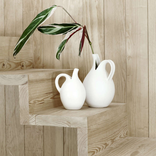 Charles And Marie SPALTEKANDEN #64 | Gebrochen Weisse KARAFFE & VASE | Eva Staehr-Nielsen | Spring Copenhagen