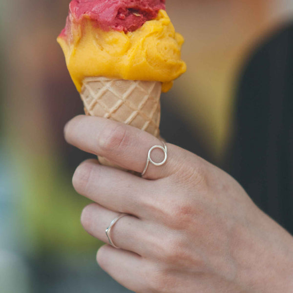 charles and marie SPIRAL - hochglänzender RING - 14 Karat Gold - Gr. 50 | Jonathan Radetz