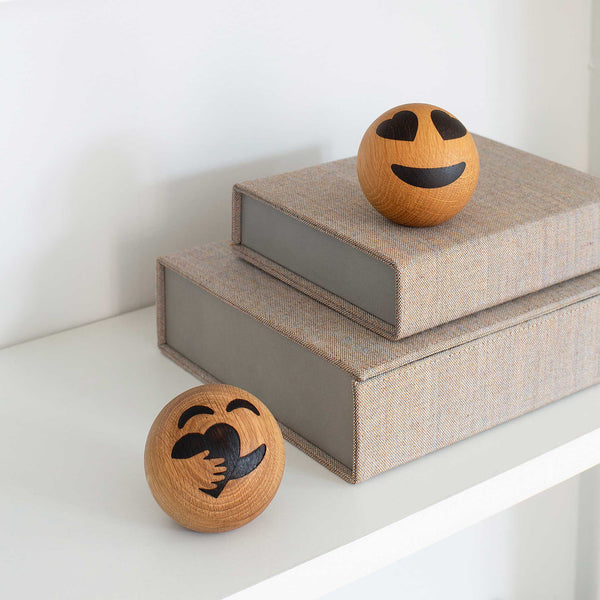 Charles And Marie SPRING EMOTIONS | Kümmerer | Holz EMOTICONS | Mencke&vagnby | Spring Copenhagen