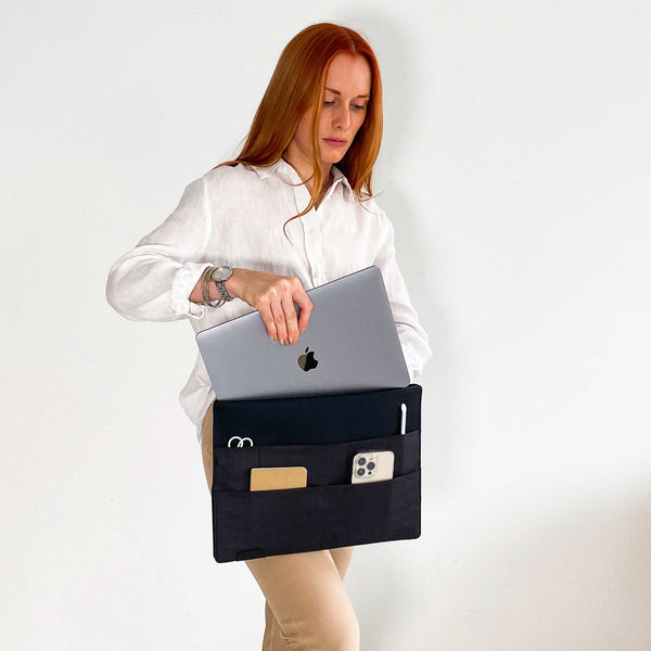 Charles And Marie STAND-UP SLEEVE | Desktop-ORGANIZER Mit Laptop- & Tablet-Hülle | 13 Oder 15" | Beblau