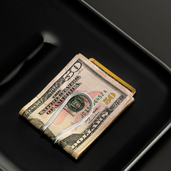 charles and marie STATION | GELDKLAMMER aus Titan | Craighill