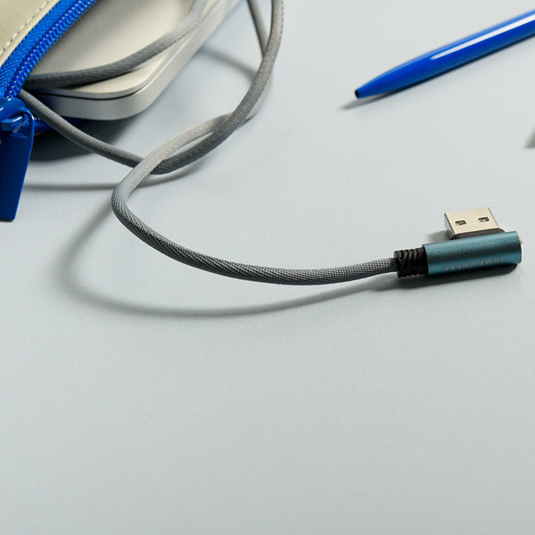 charles and marie STAY CONNECTED CABLE - iPhone VERBINDUNGS- & LADEKABEL für Apple Lightning - 100 cm | Somewhere