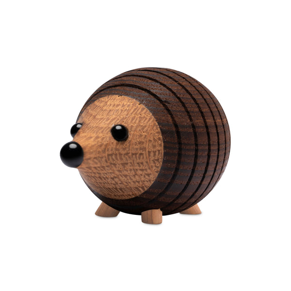 Charles And Marie STICK - Igel Dekofigur Aus Holz - Chresten Sommer | Spring Copenhagen