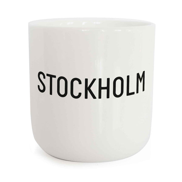 charles and marie STOCKHOLM | weisser Kaffee- & Tee-BECHER mit schwarzer Typo | City Collection | PLTY