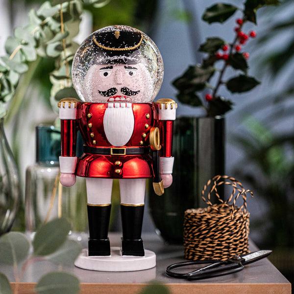 charles and marie SUMMERGLOBE the Giant Shiny NUTCRACKER | Großer roter NUSSKNACKER-SOLDAT mit GLITZERKUGEL | Donkey Products