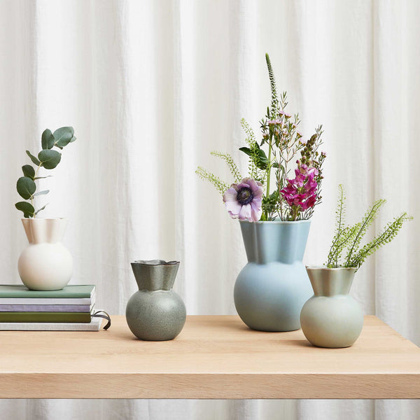 Charles And Marie SVUNGEN TOP | Kleine Hellgrüne VASE | 14 Cm | Eva Staehr-Nielsen | Spring Copenhagen