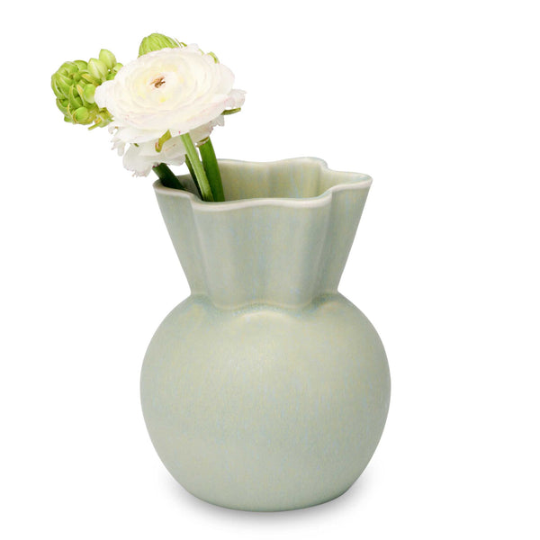 charles and marie SVUNGEN TOP | Kleine hellgrüne VASE | 14 cm | Eva Staehr-Nielsen | Spring Copenhagen