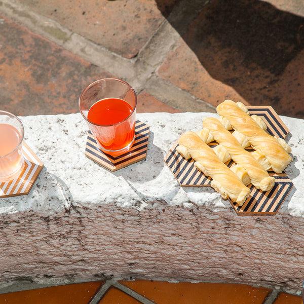 Charles And Marie TABLE TILES Optic | GLAS-UNTERSETZER Aus Holz Mit 3D Grafik | 6er Set | Bower | Areaware