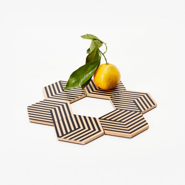 Charles And Marie TABLE TILES Optic | GLAS-UNTERSETZER Aus Holz Mit 3D Grafik | 6er Set | Bower | Areaware