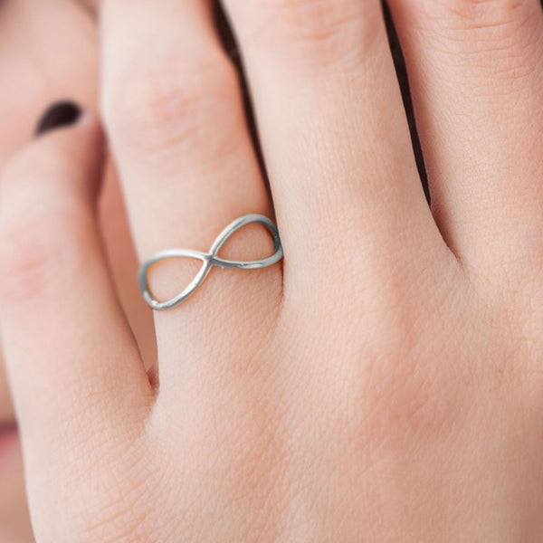 charles and marie TIMESTWO | 925er Sterling Silber INFINITY RING | Jonathan Radetz
